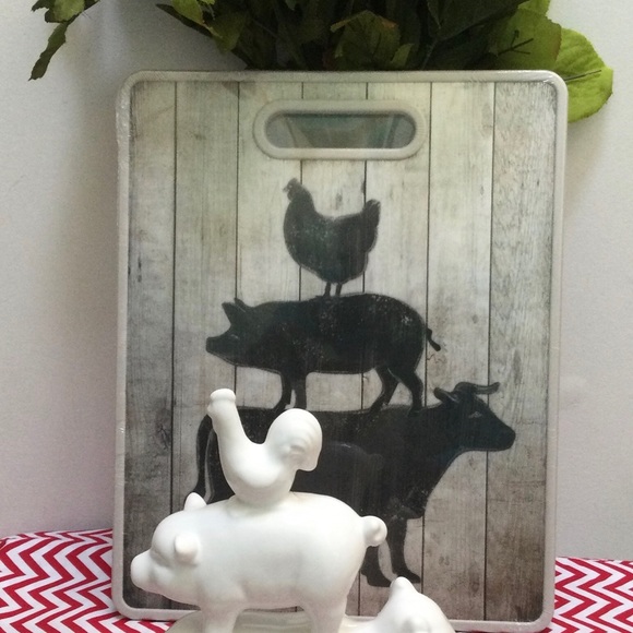 COW/Farmhouse Animals/Cutting Board